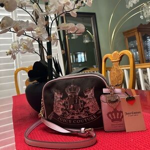 🥰🥰Juicy Couture Classic Scottie Dogs Chocolate and Pink Crossbody Camera Bag🥰🥰